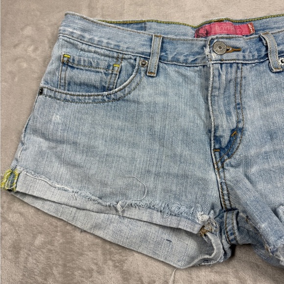 Vintage Levi’s Boyfriend 100% Cotton Worn In Light Blue Denim Shorts Size 5 - Picture 7 of 16